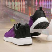 男女通用专业保龄球鞋，分区外底，轻便透气鞋面，长时间穿着舒适，适合运动、休闲和保龄球馆穿着。