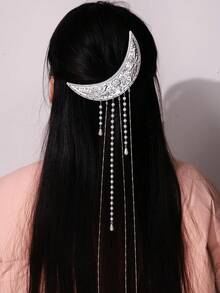 Embossed Flower Silver Metal Crescent Moon Long Pearl Tassel Chain Hair Clip, Elegant Chinese Style Crescent Pearl Tassel Hair Clip, Magazine Photography Hair Accessory - Multicolor - View 10