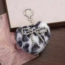 1个银色串珠蝴蝶结心形吊坠钥匙扣，可爱包包挂件，手机装饰，汽车挂饰，情人节，生日礼物