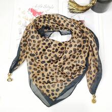 Women's Leopard Print Chiffon Scarf With Pendant, Lazy Neck Scarf Necklace, Lightweight Versatile Fashion Neck Wrap, Chic Small Square Scarf For Daily Wear & Neck Protection - 磁扣豹紋白底黑點 - 查看 2