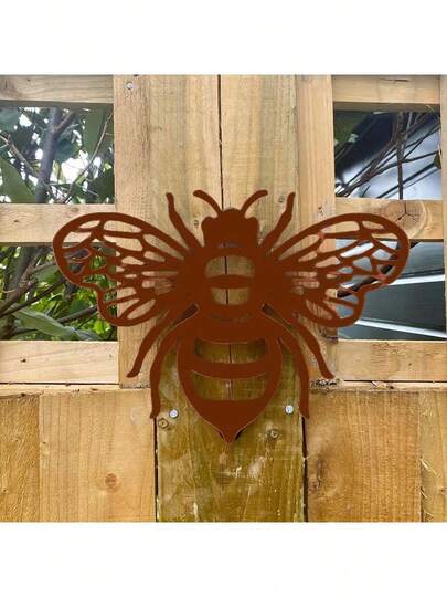 1pc Handcrafted Country Style Iron Bee Garden Statue - Detailed Metal Wall Decor, Outdoor Thanksgiving Decoration, Suitable For Gardener Wall Mount, Yard Art, No Electricity Required