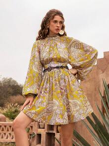 Faeriesty Đầm maxi hoa cổ cao thanh lịch dành cho nữ: Kiểu dáng Bohemian với viền bèo nhún, tay chuông, thiết kế lưng hở buộc dây, thắt lưng eo, chân váy xếp tầng bồng bềnh - Hoàn hảo cho đám cưới ngoài trời, chụp ảnh cưới phong cách Bohemian, lễ cưới trong vườn, kỳ nghỉ lãng mạn, chụp ảnh ngoại cảnh mùa xuân. - Màu vàng - Xem 7