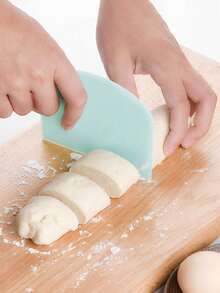 1pc Pastry Scraper,Pastry Chopper,Plastic Pastry Cutter, Multifunctional Scraper,Cream Scraper, Batter Scraper, Bread Slice Scraper, Powder Scraper,Kitchen Cutting Dough Scraper,Home Baking Pizza Knife,Cake Cutter,Kitchen Supplies,Kitchen Small Tools,Multifunctional PP Bread Separator,Kitchen Utensils - Multicolor - View 12