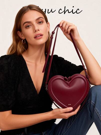 High-Appearance-Value Heart-Shaped Shoulder Bag Design, Three-Dimensional Heart Bag, Shoulder And Crossbody For Women, Versatile Handbag With Letter Logo Decoration, Plain PU Material, Top Single Handle, Adjustable Shoulder Strap Design