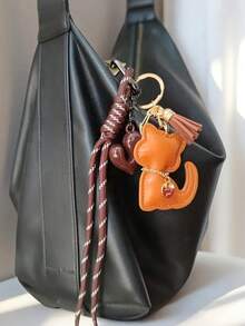 1个手工可爱钥匙扣，卡通猫流苏设计钥匙扣，3D心形吊坠PU皮革钥匙扣 - 卡通长方形包包装饰趣味设计，适用于背包、斜挎包、单肩包、钥匙扣、汽车配件、女士时尚配饰以及圣诞节/情人节礼物。 - 彩色 - 查看 5