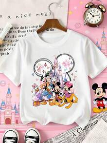 Disney camiseta informal infantil de algodón puro, con cuello redondo y manga corta, presenta un estampado de castillo y fuegos artificiales. Es un estilo ideal tanto para niños como para niñas, ideal para deportes escolares, excursiones, vacaciones y reuniones diarias. Es un regalo excelente para niños. - Blanco - Ver 1