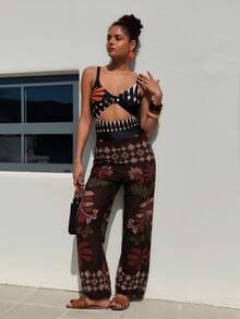 Black Cutout Spaghetti Strap Top Orange Floral Embellishment Paired With Dark Brown Geometric Print Wide-Leg Pants Beach Pool Party - 彩色 - 查看 3
