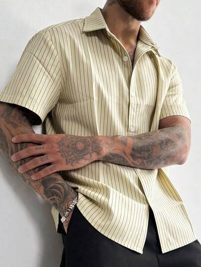 Chemise rayée coupe slim pour hommes, chemise à fines rayures jaune clair et noire, Top à manches courtes esthétique minimaliste, raffiné et rafraîchissant pour le port estival