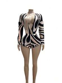 2025 New Popular Fashion High-End Sexy Bar Night Dating Hot Girl V-Neck Top Shorts Two-Piece Set - 黑與白 - 查看 8