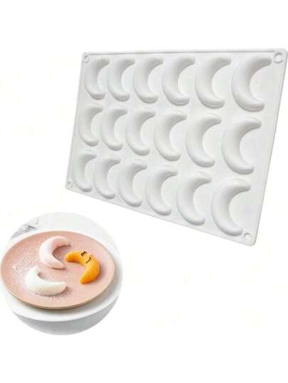 2个新月形硅胶模具，平底，不粘硅胶烘焙模具，适用于制作煎饼、蛋糕、面包、馅饼、月饼、冰淇淋、布丁等。也可作为烘焙配件、月饼模具、冰淇淋模具、布丁模具等使用。适用于生日、周年纪念日、婚礼等各种场合。颜色随机。