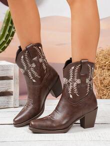 2026新款女士V型开口刺绣粗跟牛仔靴，复古短踝尖头西部靴 - 咖啡棕 - 查看 4