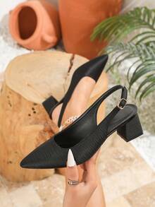 Giày cao gót mũi nhọn màu đen, sandal bít mũi kiểu retro, giày bít mũi đế vuông mới cho nữ mùa xuân/hè 2026. - màu đen - Xem 1