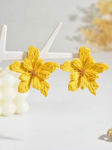 1对波西米亚风百搭拉菲草编织彩色DIY手工3D五瓣花耳环，时尚简约拉菲草编织绿色花朵耳环，适合女性日常、度假、派对佩戴（手工制作，可能略有胶水残留，编织图案随机） - 黃色 - 查看 2