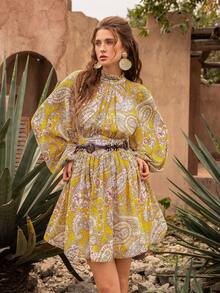 Faeriesty Đầm maxi hoa cổ cao thanh lịch dành cho nữ: Kiểu dáng Bohemian với viền bèo nhún, tay chuông, thiết kế lưng hở buộc dây, thắt lưng eo, chân váy xếp tầng bồng bềnh - Hoàn hảo cho đám cưới ngoài trời, chụp ảnh cưới phong cách Bohemian, lễ cưới trong vườn, kỳ nghỉ lãng mạn, chụp ảnh ngoại cảnh mùa xuân. - Màu vàng - Xem 4