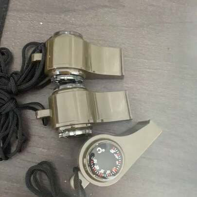 1个/2个橄榄绿三合一应急求生哨，带指南针、温度计和挂绳 - 耐用PP材质，是露营、徒步旅行和户外活动的理想之选，露营配件