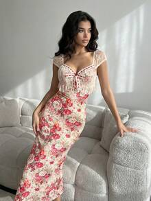 Perirose 女士优雅花卉蕾丝边中长连衣裙，时尚可爱甜美心形领连衣裙，浪漫玫瑰印花修身连衣裙，适合春季度假、花园派对等场合。 - 彩色 - 查看 3