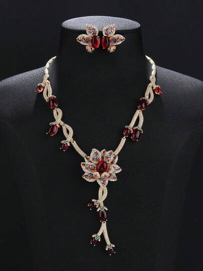 一套三件套奢华珠宝风格铜锆石花朵项链和耳环，可搭配婚纱和晚礼服配饰