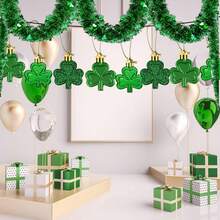 一套圣帕特里克节爱尔兰节日悬挂装饰，包括圣帕特里克节绿色三叶草花环、木质装饰和三叶草饰品，适合春季派对，寓意吉祥，可用于圣帕特里克节室内外家居派对装饰，亦可作为节日礼物。 - 彩色 - 查看 4
