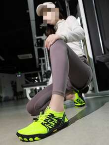 1双女士水鞋，户外赤足徒步鞋，越野跑鞋，水袜，夏季运动水鞋，适合游泳池、溪流徒步、海滩、划船、湖泊、河流、露营、健身房锻炼、深蹲、瑜伽、举重、跑步等场合。 - 綠色 - 查看 10