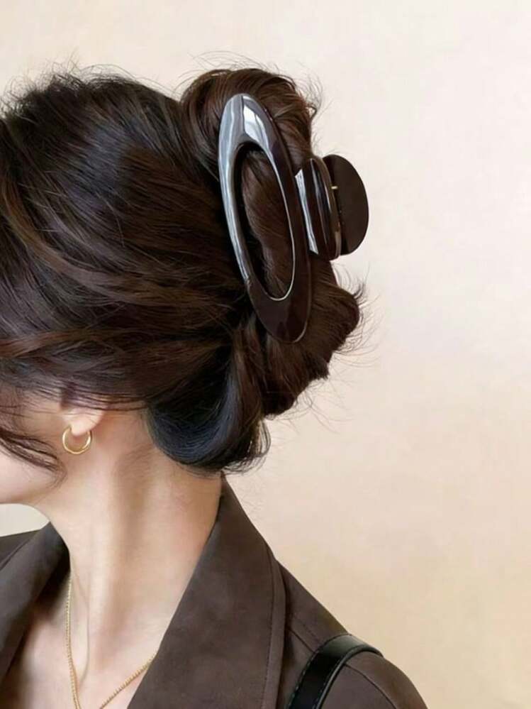 Kẹp tóc hình móng vuốt rỗng bầu dục dành cho nữ, kẹp tóc bất đối xứng, phụ kiện tóc màu nâu sô cô la, kẹp tóc cao cấp cổ điển, chất liệu acrylic, phù hợp với tóc dày hoặc bồng bềnh cho kiểu tóc buộc nửa đầu hoặc búi cao, phụ kiện tóc thanh lịch dành cho nữ - Màu nâu Sô-cô-la - Xem 2