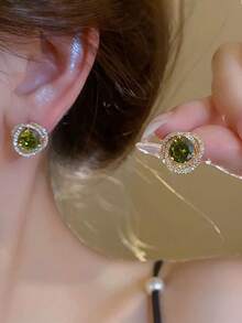 1 Pair Elegant Geometric Pattern Green Crystal Glass Earrings, Featuring Unique French Style, Suitable For Parties, Holidays And Vacations - Green - View 2