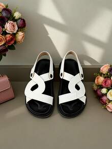 2026春夏限量版黑白软底童鞋【3-12岁女童】，PU材质，黑白镂空交叉设计，黑色橡胶防滑厚底，适合日常休闲城市漫步 - 黑與白 - 查看 6