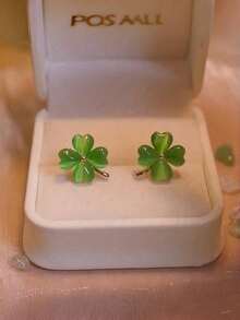 1 Pair Of Green Four-Leaf Clover Earrings, Elegant And Versatile Clover Earrings, Light Luxury And High-End Earrings, Suitable As A Small Gift For Girls For Daily Wear - Green - View 2