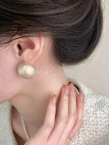 1对米色2.5厘米/0.98英寸复古简约时尚仿珍珠耳钉，优雅秋冬新款设计，百搭高端耳环，适合女性，派对、日常佩戴、节日等场合。 - 米色 - 查看 6