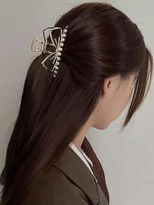 1个金色镂空蝴蝶结发夹，饰以仿珍珠 - 一款优雅的名媛风发饰，非常适合低发髻和日常通勤。女士发饰，优雅爪夹，时尚发夹。 - 金色 - 查看 2