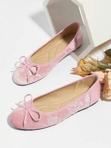 Giày búp bê nữ cỡ lớn mũi tròn màu hồng nhạt bằng da lộn, kiểu dáng retro, thoải mái, thích hợp mang vào mùa xuân/thu 2026. Giày công sở đa năng có nơ, kiểu dáng thanh lịch, không gây mỏi chân. - Hồng - Xem 1