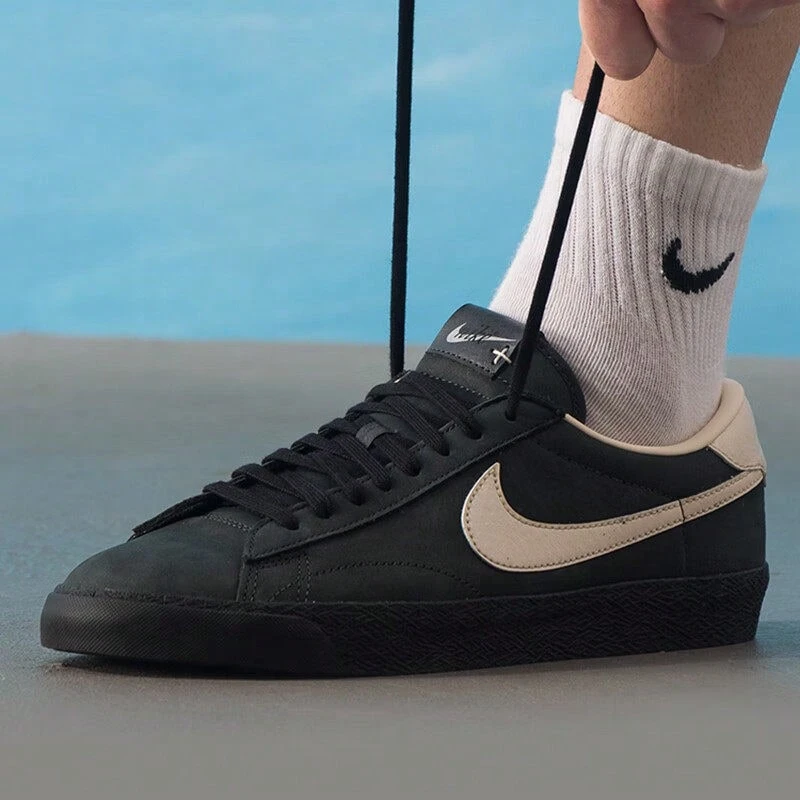 Nike New Blazer Men's Classic Low-Top Sneakers Retro Casual Shoes - Black and White - View 1