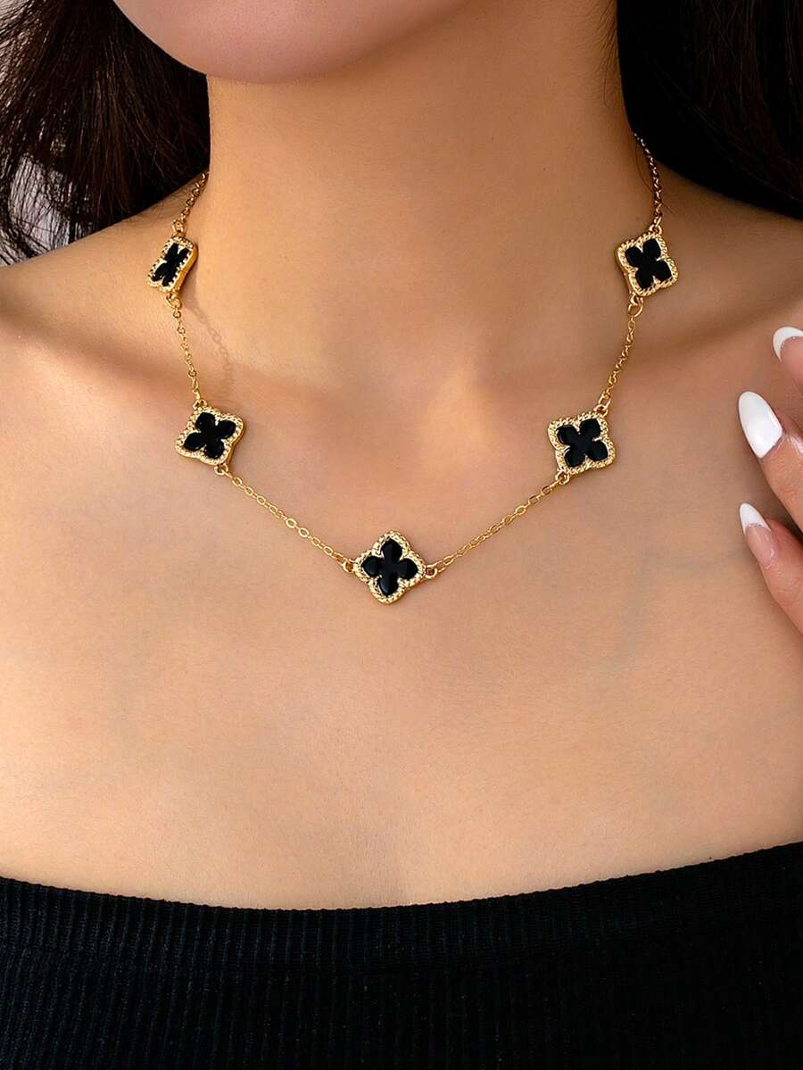 1pc Summer Hollow Flower Metal Necklace, Geometric Four-Leaf Clover Pendant Necklace, Suitable For Back To School, Halloween Party - Black - View 1