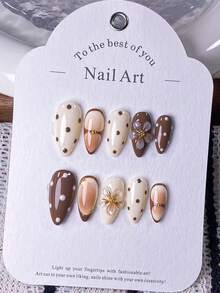 10片手工杏仁形白色和棕色法式波点雕刻美甲贴纸，采用手绘白色和棕色法式尖角波点图案，并饰以手工雕刻的透明3D立体图案和金色小珠子点缀。 - 彩色 - 查看 10