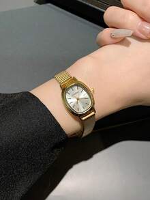 1 Piece Oval Retro Style Gold Bamboo Strap Quartz Women's Watch Elegant And Exquisite, Suitable For Daily Wear, Birthday Gifts, Parties - Gold - View 3