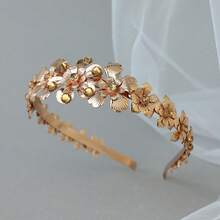 -Inspired Headpiece Luxurious Bohemian Fringe Earring Set Captivating Bohemian Women's Accessories Perfect For Parties, Balls, Music Festivals, Dates, And Eid Celebrations.