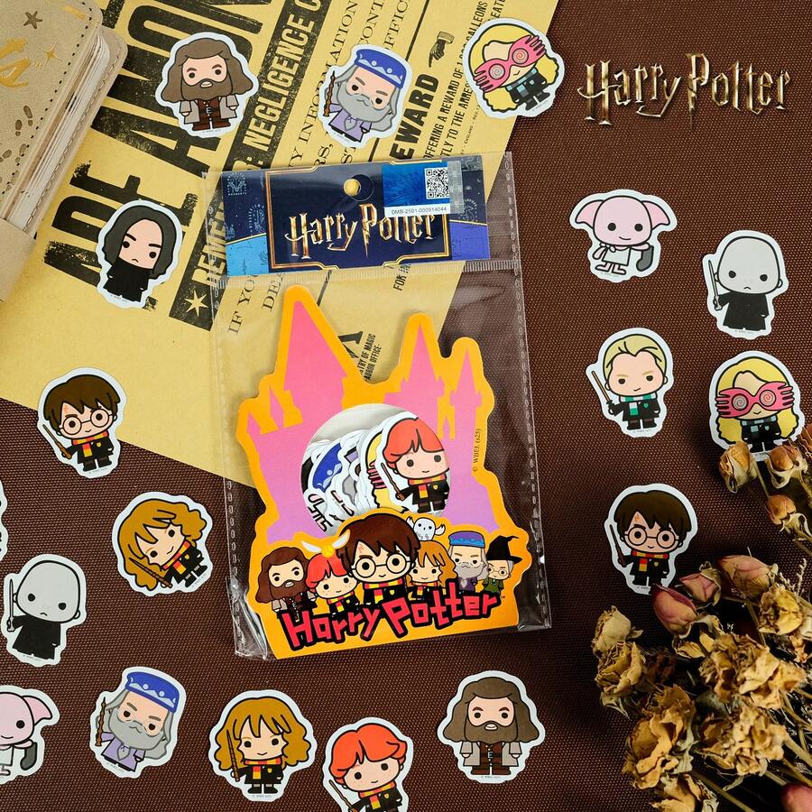 Harry Potter 20张复古哈利波特贴纸，霍格沃茨学院徽章和人物图标，防水乙烯基贴纸，适用于日记本、电子产品保护套、DIY剪贴簿——送给哈利波特粉丝的完美礼物 - 彩色 - 查看 1