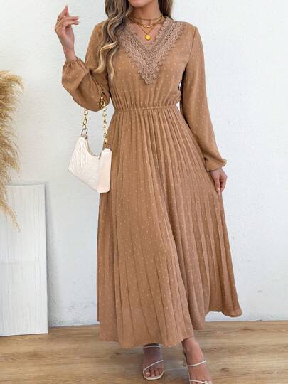 女士优雅复古V领蕾丝绒球长袖褶皱中长连衣裙，春夏款