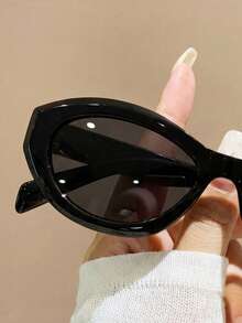 一副复古时尚椭圆形镜框太阳镜，适合派对、旅行、休闲等各种场合。 - 黑色 - 查看 3