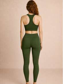 SHOWOFF Women's Fitness Set For Gym - Sports Top + High-Waisted Thick Leggings With Super Elastane - 軍綠色 - 查看 3