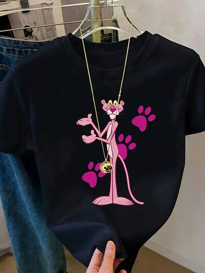 Camiseta de cuello redondo y mangas cortas de ropa fashion, fabricada en México, para la temporada primavera-verano 2025. Con estampado de dibujos animados, es un modelo de pareja, apta para usar tanto por dentro como por fuera, ideal para oficina y estilo casual, diseñada para hombres y mujeres, en unidad individual.