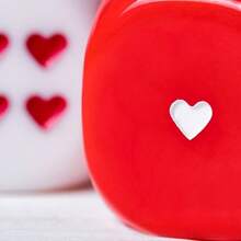 1颗心形25毫米骰子，点状图案，适用于桌面游戏、酒吧、KTV和饮酒游戏 - 彩色 - 查看 7