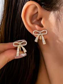 1 Pair Elegant Luxury Gold Rhinestone Bowknot Design Stud Earrings, Showcase Romantic Chic Fashion For Women, Suitable For Dates, Parties, Daily Wear - Multicolor - View 2
