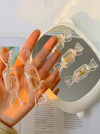 Mini Transparent Candy Shaped Jewelry Box, Suitable For Storing Bracelets, Earrings, DIY Accessories And Other Jewelry. It Is An Excellent Home Storage Box, A Beautiful Decorative Item, And An Ideal Gift For Friends And Family.