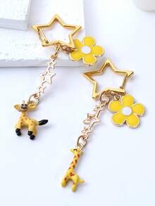 1pc Cartoon 3D Giraffe Keychain, Cute Creative Alloy Key Chain Pendant Bag Accessory With Flower Chain - Yellow - View 2