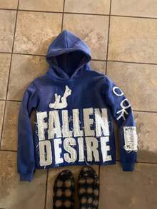 Streetwear Hoodie Fallen Desire Letter Patch Graphic Print Punk Grunge Y2k Style Red Oversized Loose Fit Casual Hip Hop Aesthetic Edgy Design Distressed Detail Dotted Hood Graffiti Sleeve Statement Urban Fashion Top - 藍色 - 查看 2
