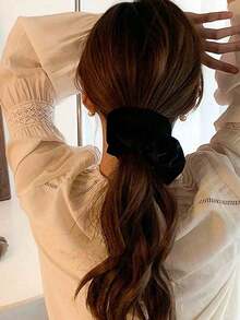 1pc Black Pleated Velvet Scrunchie, French Elegant Hair Tie Flower Hair Tie, Vintage Minimalist Ponytail Hair Tie Hair Tie For Women ,Hair Elastics ,Hair Rubber Bands ,Hair Rope - Multicolor - View 3