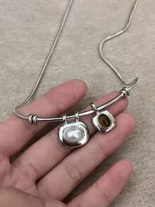 1PC French-Style Casual Asymmetrical Geometric Tiger's Eye-Inspired Pendant Necklace, Punk-Inspired Minimalist Women's Collar Necklace, Everyday Accessory - Pendant Necklace - View 11