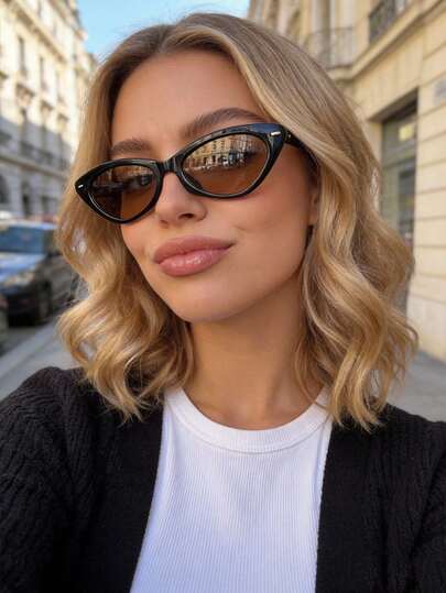 一副猫眼小框时尚眼镜，复古个性优雅女士眼镜，适合日常佩戴、街头摄影、度假、旅行、夏季海滩、户外活动、旅行海滩配饰