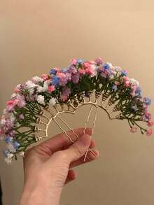 女士时尚甜美优雅彩色雏菊仿真花U型发夹，适合日常佩戴，居家、学校、海滩、工作、派对、节日、生日、返校、大学风、新年、情人节、母亲节、婚礼、音乐节、春夏秋冬等各种场合，发夹、发卡、发饰、头饰、发卡 - 彩色 - 查看 3