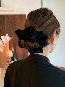 1pc Black Pleated Velvet Scrunchie, French Elegant Hair Tie Flower Hair Tie, Vintage Minimalist Ponytail Hair Tie Hair Tie For Women ,Hair Elastics ,Hair Rubber Bands ,Hair Rope - Multicolor - View 2